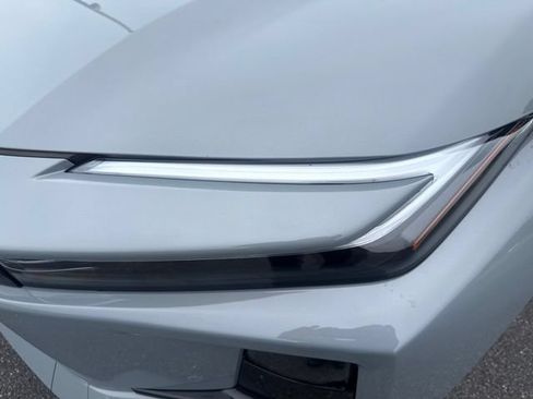 Used 2026 Toyota C-HR AWD/4WD image 9