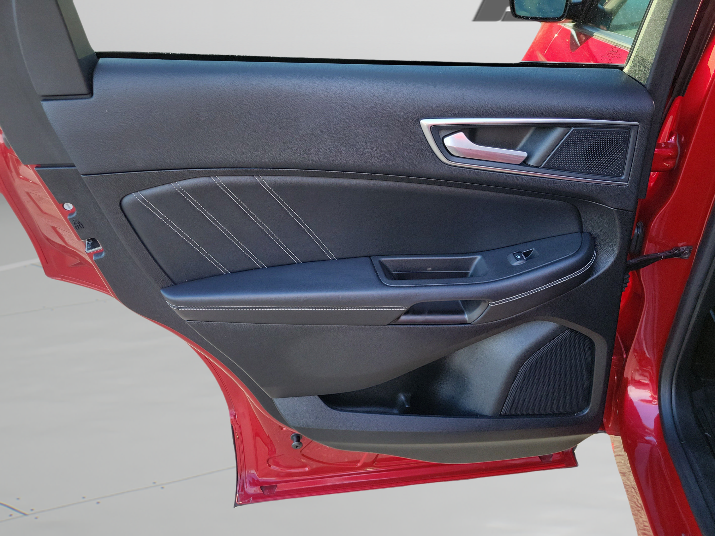 Used 2022 Ford Edge ST w/ Equipment Group 401A AWD/4WD image 15