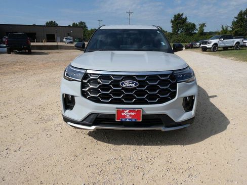 New 2027 Ford Explorer Platinum AWD/4WD image 8