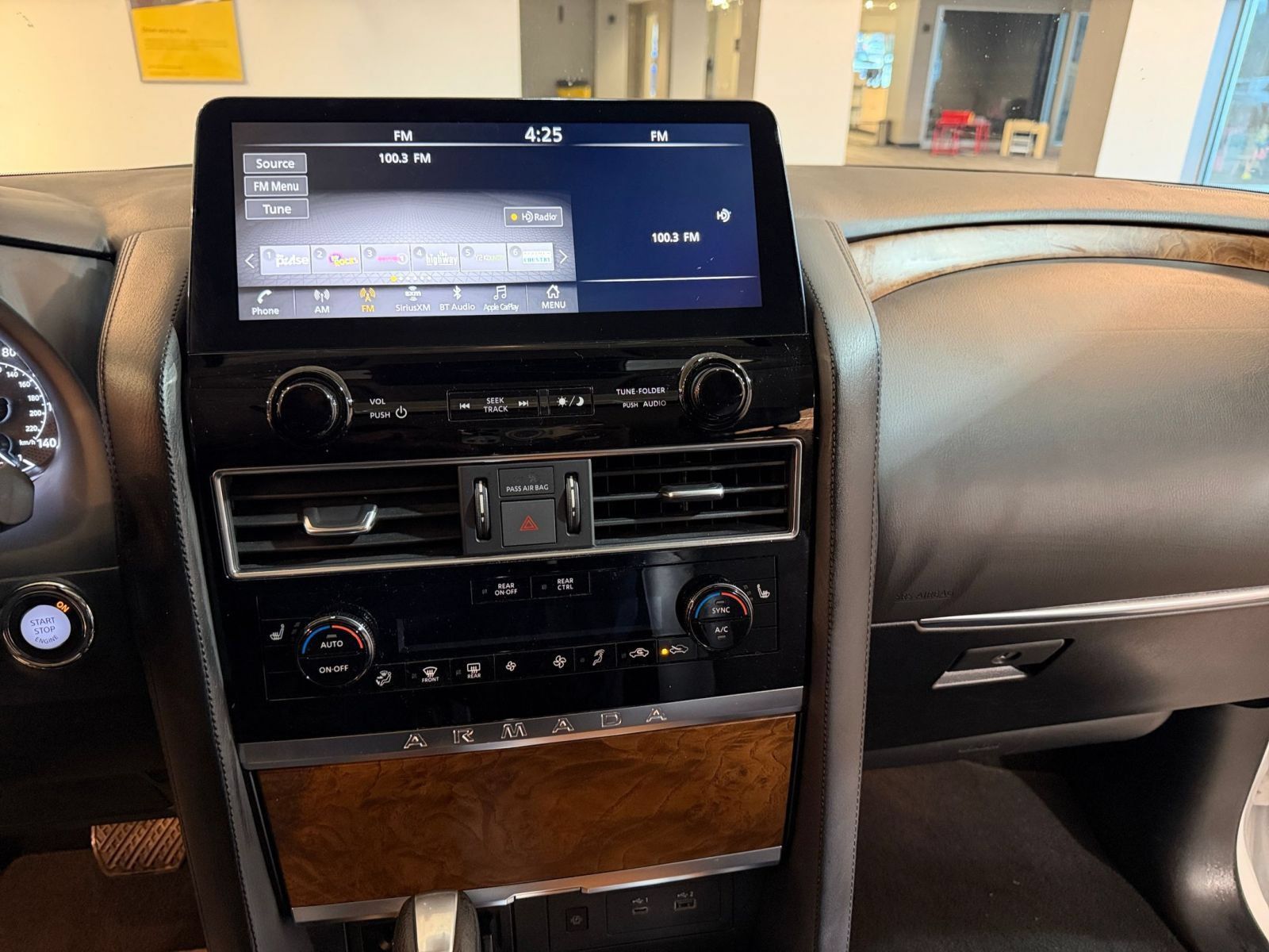 Used 2024 Nissan Armada SL RWD image 16