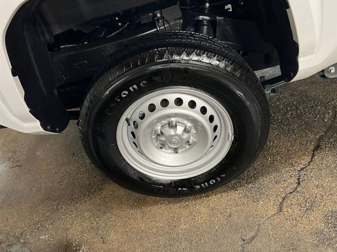 Used 2025 Toyota Tacoma SR image 27