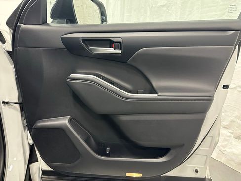 Used 2025 Toyota Highlander XSE image 63