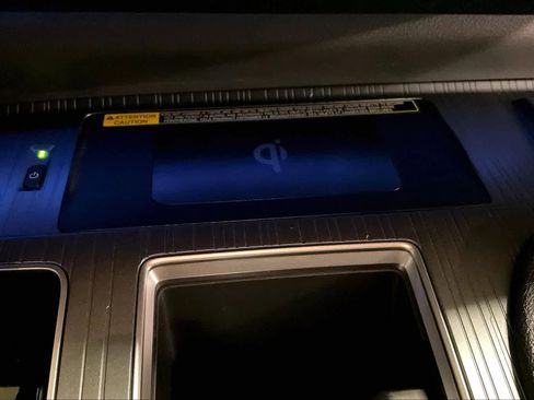 Used 2024 Toyota Sienna XLE Woodland Edition image 34