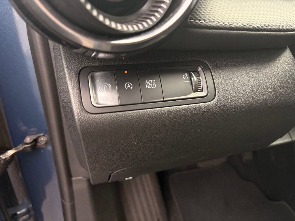 Used 2025 Chevrolet Equinox LT w/ Safety and Technology Package FWD image 13