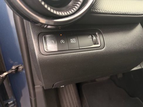 Used 2025 Chevrolet Equinox LT w/ Safety and Technology Package FWD image 13