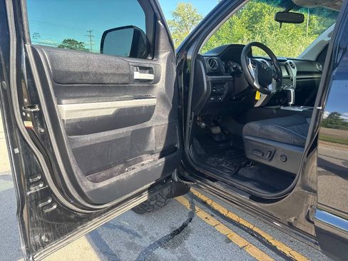 Used 2014 Toyota Tundra SR5 AWD/4WD image 9
