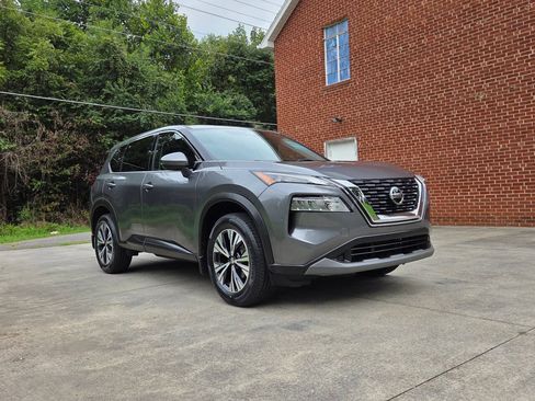 Used 2021 Nissan Rogue SV FWD image 3