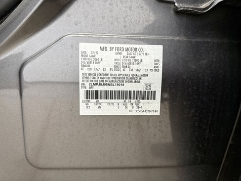 Used 2022 Lincoln Nautilus AWD w/ Premium Package image 9