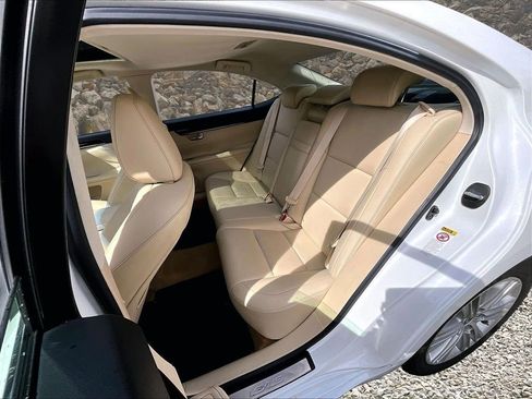 Used 2013 Lexus ES 350 w/ Premium Pkg image 23