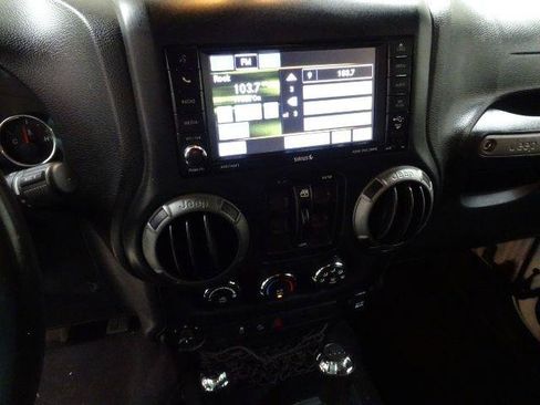 Used 2016 Jeep Wrangler Unlimited Sport w/ Quick Order Package 24S AWD/4WD image 21