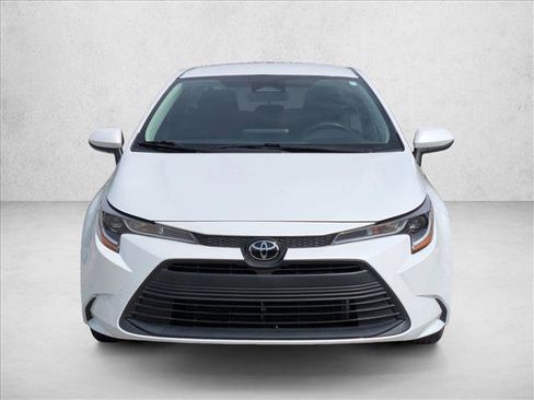 Used 2023 Toyota Corolla LE w/ LE Convenience Package FWD image 2