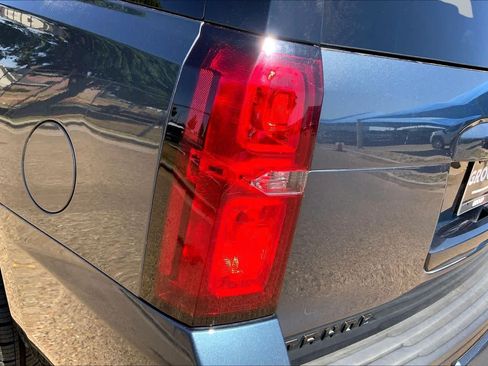 Used 2019 Chevrolet Tahoe Premier AWD/4WD image 32