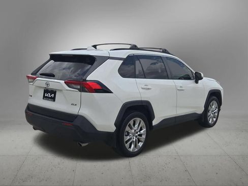 Used 2019 Toyota RAV4 XLE Premium FWD image 6