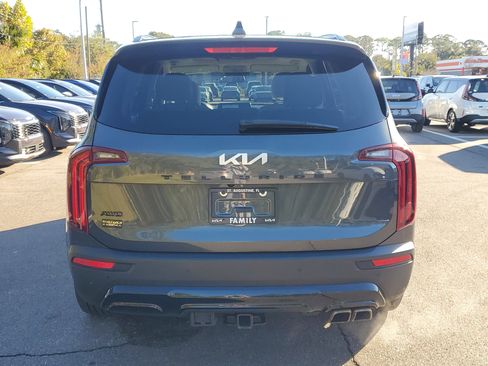 Certified 2022 Kia Telluride EX w/ EX Premium Package image 5