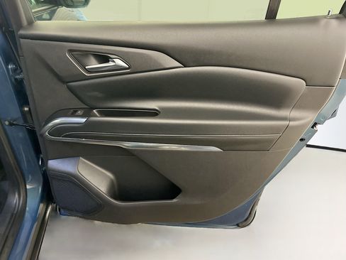 Used 2024 Chevrolet Traverse LS AWD/4WD image 33