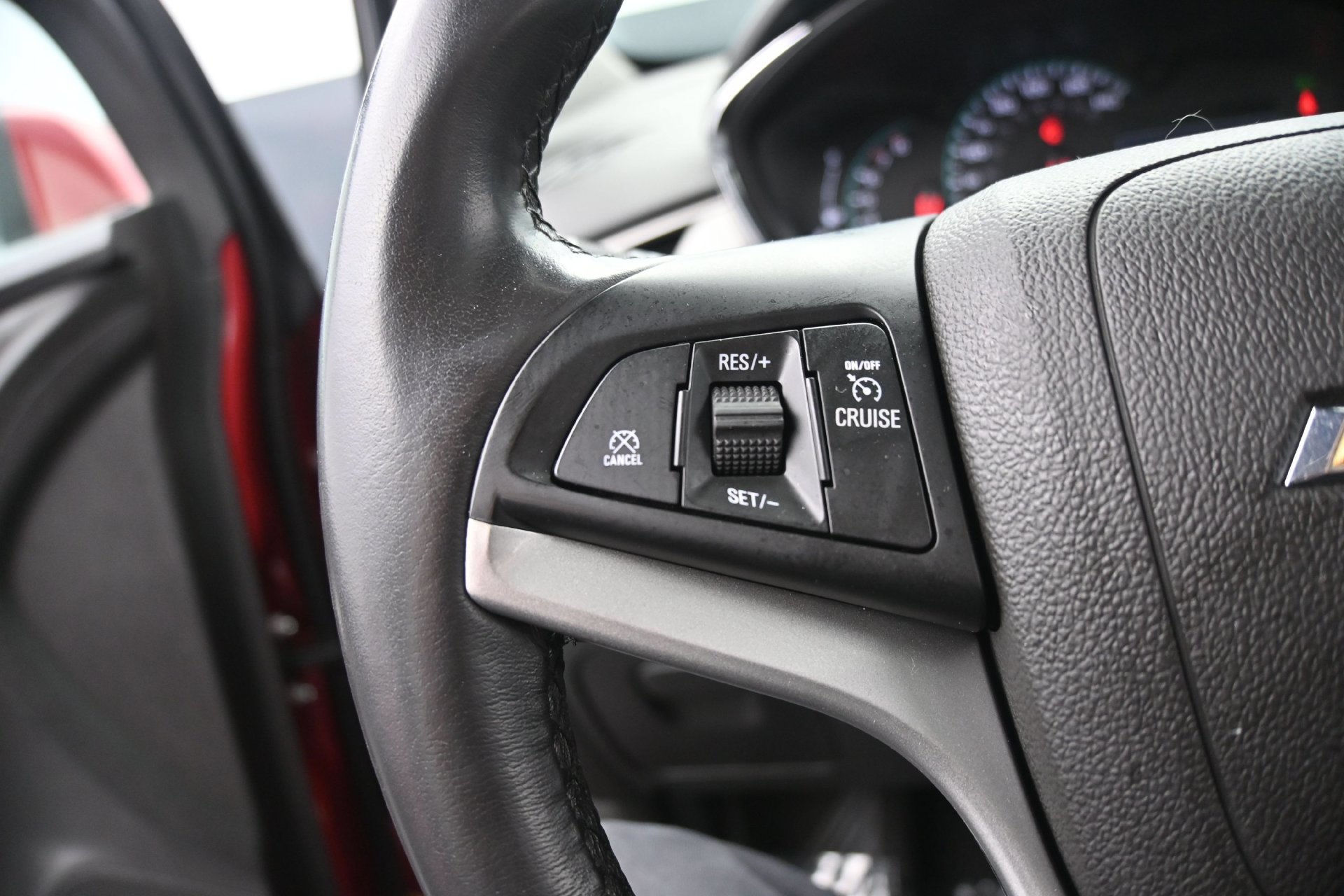 Used 2019 Chevrolet Trax LT w/ Sun & Sound Package AWD/4WD image 22