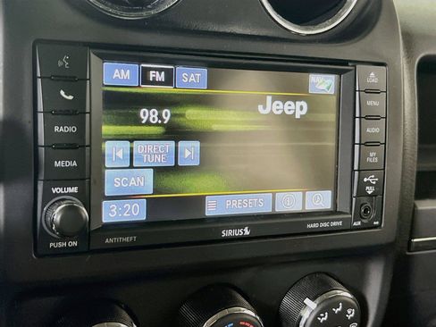 Used 2017 Jeep Patriot High Altitude AWD/4WD image 13
