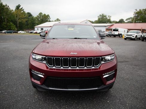 Used 2024 Jeep Grand Cherokee Limited image 8