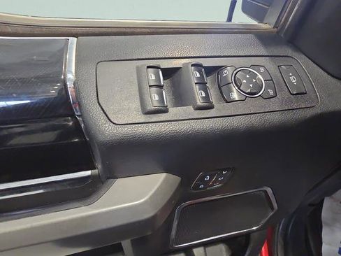 Used 2021 Ford F350 Platinum image 35