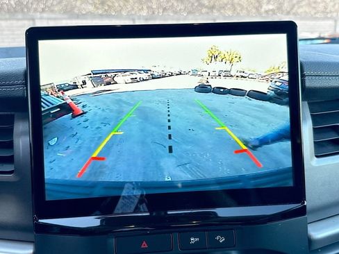 Used 2022 Ford Expedition Max XLT image 15