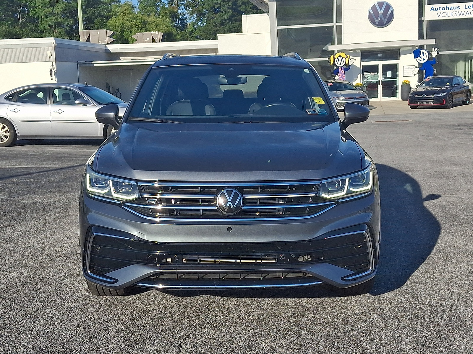 Used 2024 Volkswagen Tiguan SEL R-Line AWD/4WD image 3