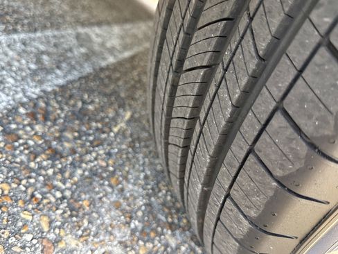 Used 2026 Toyota Corolla Cross LE image 9