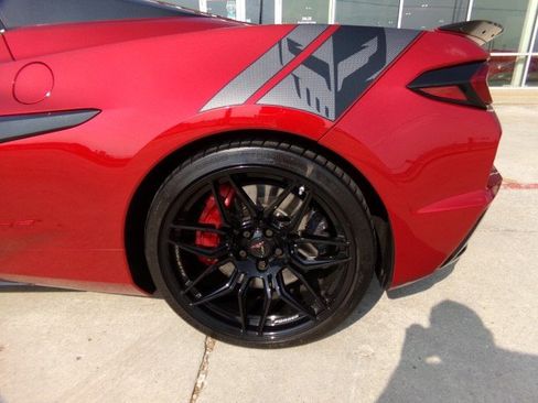 Used 2024 Chevrolet Corvette Z06 RWD image 9
