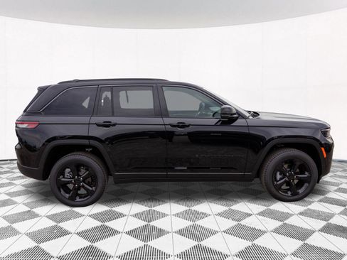 New 2026 Jeep Grand Cherokee Limited w/ Limited Altitude Package AWD/4WD image 12