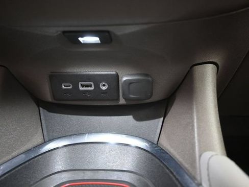 Used 2019 Chevrolet Malibu LT w/ Leather Package FWD image 9