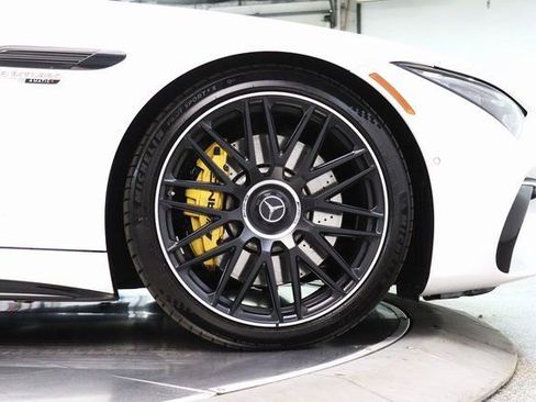 Used 2022 Mercedes-Benz SL 55 AMG 4MATIC w/ Driver Assistance Package image 16