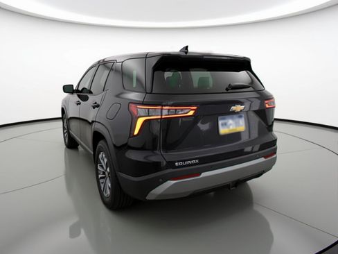 Used 2025 Chevrolet Equinox LT image 6