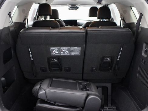 Used 2026 Kia Carnival EX FWD image 15