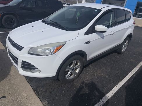 Used 2014 Ford Escape SE image 2