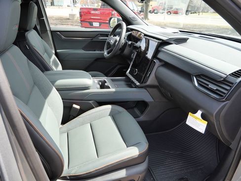 New 2026 GMC Acadia AT4 w/ Luxury Package AWD/4WD image 22
