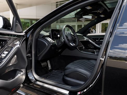 Used 2026 Mercedes-Benz S 63 AMG S image 40