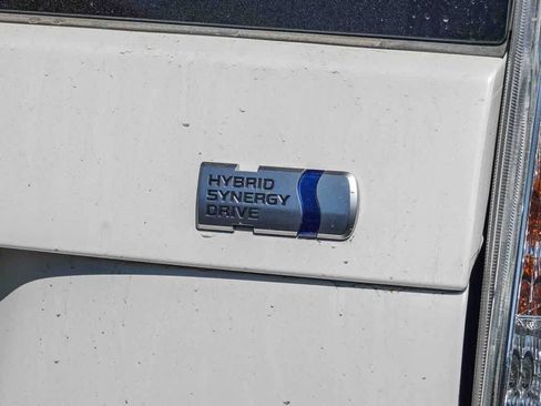 Used 2014 Toyota Prius Four image 14