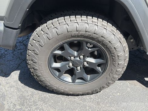 Used 2020 Jeep Wrangler Sport AWD/4WD image 14
