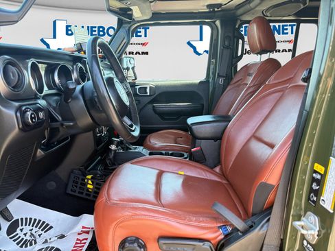 Used 2023 Jeep Gladiator Sport AWD/4WD image 11