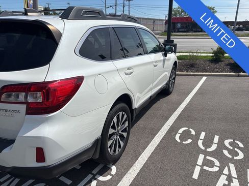 Used 2017 Subaru Outback 2.5i Limited AWD/4WD image 8