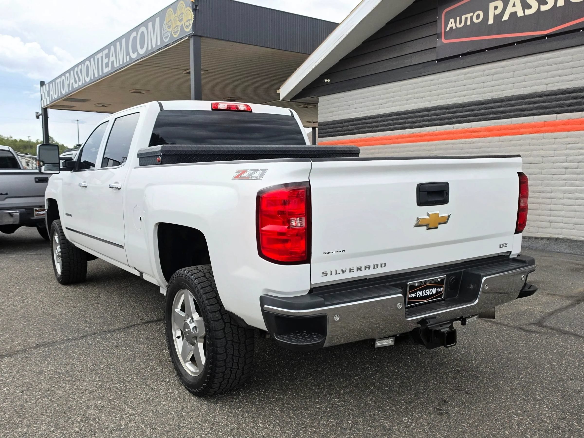 Used 2015 Chevrolet Silverado 2500 LTZ w/ Duramax Plus Package AWD/4WD image 3