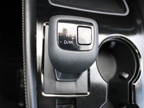 Used 2022 Nissan Rogue Platinum w/ Head-Up Display Package image 30