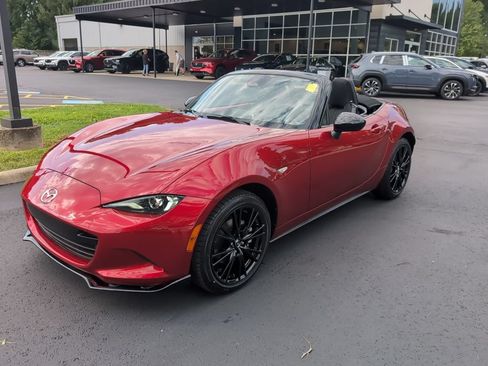 New 2026 MAZDA MX-5 Miata Club w/ Weather Package RWD image 25