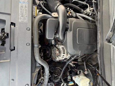 Used 2011 Chevrolet Avalanche LTZ image 78