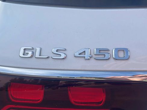 Used 2024 Mercedes-Benz GLS 450 4MATIC image 10