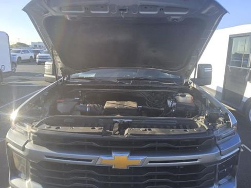 Used 2024 Chevrolet Silverado 2500 Custom w/ Custom Value Package AWD/4WD image 10