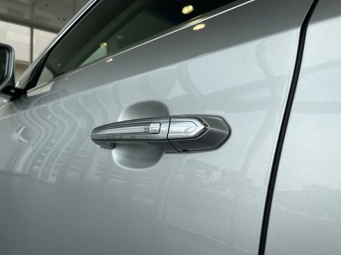 Used 2013 Cadillac XTS Platinum image 14