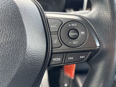 Used 2021 Toyota Corolla LE FWD image 18