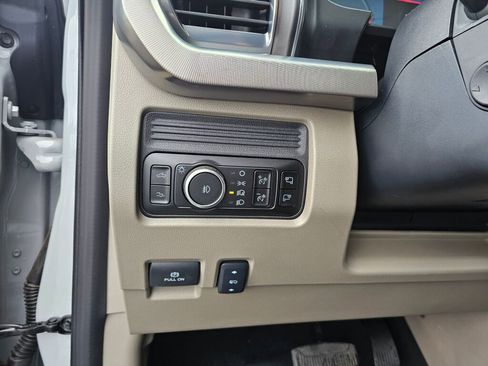 Used 2025 Ford F450 Platinum w/ Platinum Plus Package image 22