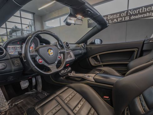 Used 2013 Ferrari California image 7