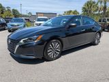 Used 2024 Nissan Altima 2.5 SV image 2